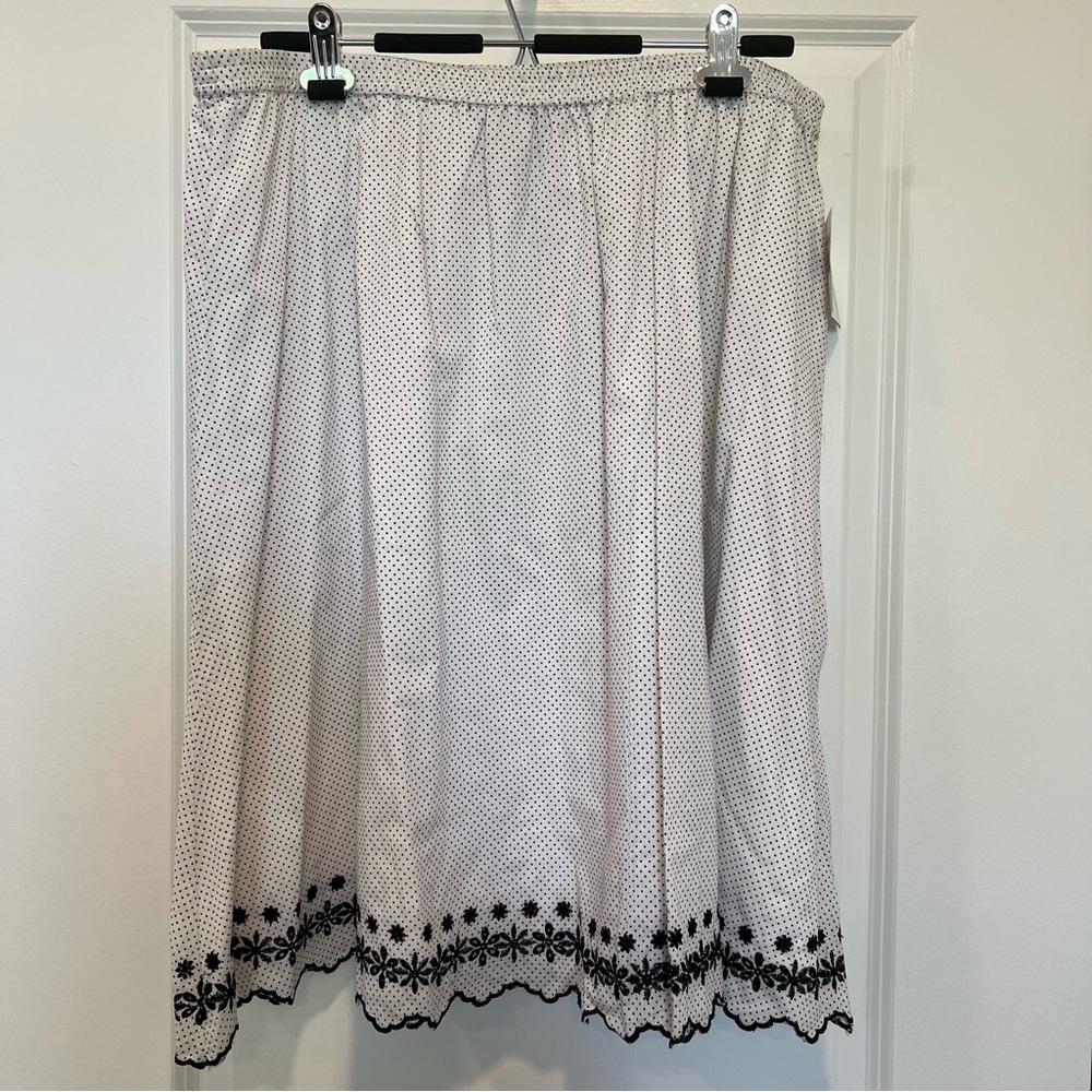 Sag Harbor A Line Knee Length Skirt White Floral Embroidered Size XL NWT